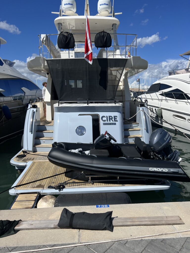 Professional yacht yard support